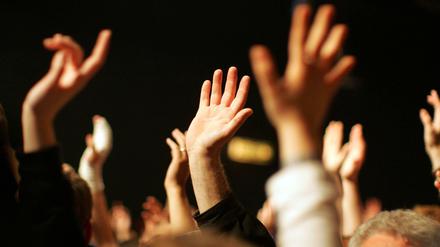 Menschen lassen sich relativ schnell durch alternative Fakten manipulieren, obwohl sie objektiv nicht stimmen.