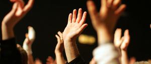 Menschen lassen sich relativ schnell durch alternative Fakten manipulieren, obwohl sie objektiv nicht stimmen.