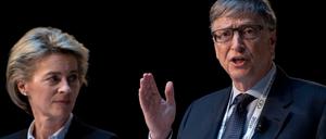 Bundesverteidigungsministerin Ursula von der Leyen (CDU) und Microsoftgründer Bill Gates am 17. Februar 2017 während der Münchner Sicherheitskonferenz.
