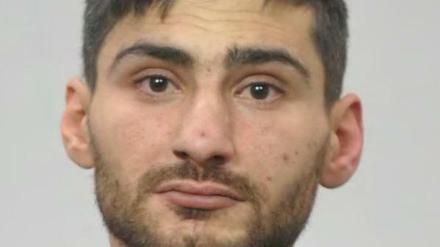 Wer kennt Mohammed Abo Hassan? Die Polizei bittet um Hinweise zu seinem Aufenthaltsort vor seiner Ermordung.