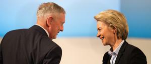 US-Verteidigungsminster James Mattis und Ursula von der Leyen bei der Eröffnung der Sicherheitskonferenz.