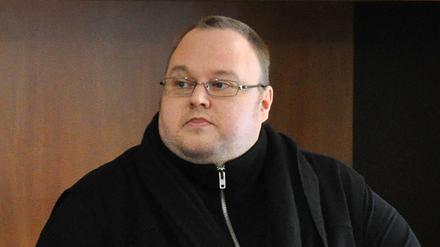Der deutsche Internetunternehmer Kim Dotcom sitzt am 2015 in Auckland, Neuseeland, während einer Anhörung vor dem Landgericht. Dotcom darf in die USA ausgeliefert werden. Das entschied ein Gericht in Neuseeland.
