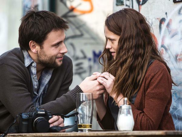 Gestörtes Idyll. Max Riemelt als Andi und Teresa Palmer als Claire.