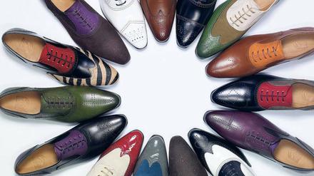 Leichtfüßig geht es in der Branche eher nicht zu. Einige Hersteller wie die auf buntes Schuhwerk spezialisierte Firma Melvin &amp; Hamilton haben dennoch Grund zur Freude.