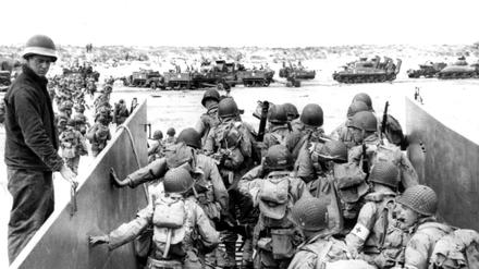 Die Landung der Alliierten 1944 in der Normandie bietet den Hintergrund für den Krimi, der in Berlin, Luxemburg und Paris spielt.