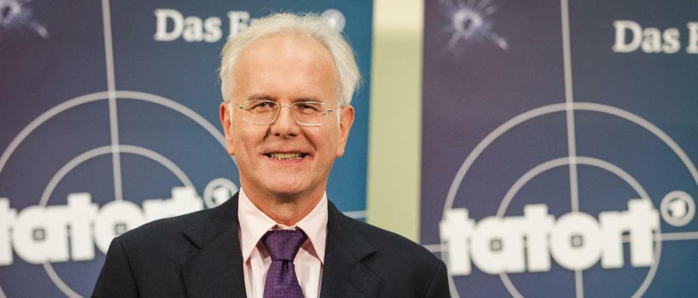 Am 8. Dezember 2015 posierte Fernseh-Entertainer Harald Schmidt noch als neuer Chef des Kommissar-Teams des Schwarzwald-"Tatorts". Jetzt hat er die Dreharbeiten abgesagt.