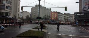 Zwei Stunden war die Urbanstraße am Hermannplatz gesperrt. Grund war - mal wieder - ein verdächtiger Koffer. 