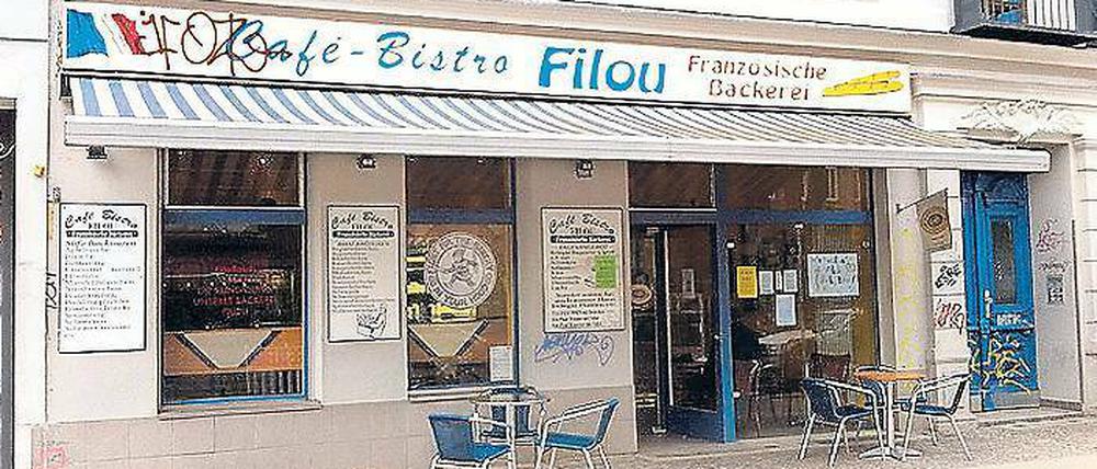 Bei Café und Croissant. Der Betreiber des „Filou“ in der Reichenberger Straße sei kein richtiger Bäckermeister, sagt der Hauseigentümer. Alles Strategie, beklagt der Betreiber.