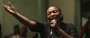 Szene aus Alain Gomis Félicité.