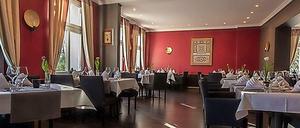 Die Räume haben in Rot und Grau mit goldenen Leuchten und dunklem Parkett den Muff der Nachwendejahre abgestreift, in Waidmannslust wird modern türkisch-orientalisch gekocht: im "Morgenland".