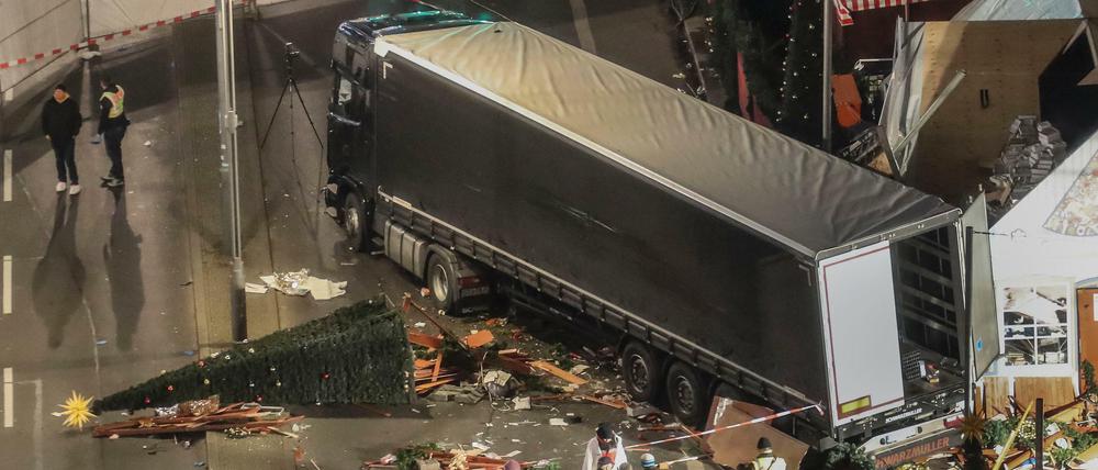 Der Lastwagen gilt im Kontext der Ermittlungen weiterhin als Tatwaffe.