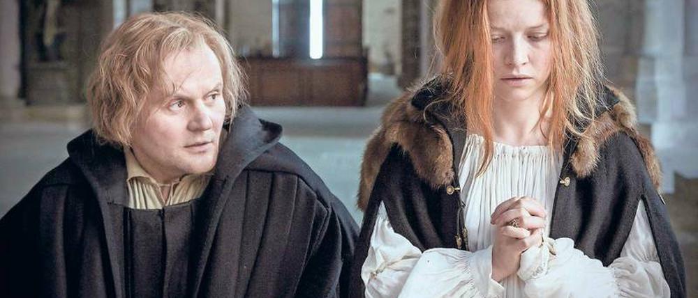 Katharina (Karoline Schuch) ist schwanger und fürchtet, der Teufel habe sich ihrer bemächtigt.