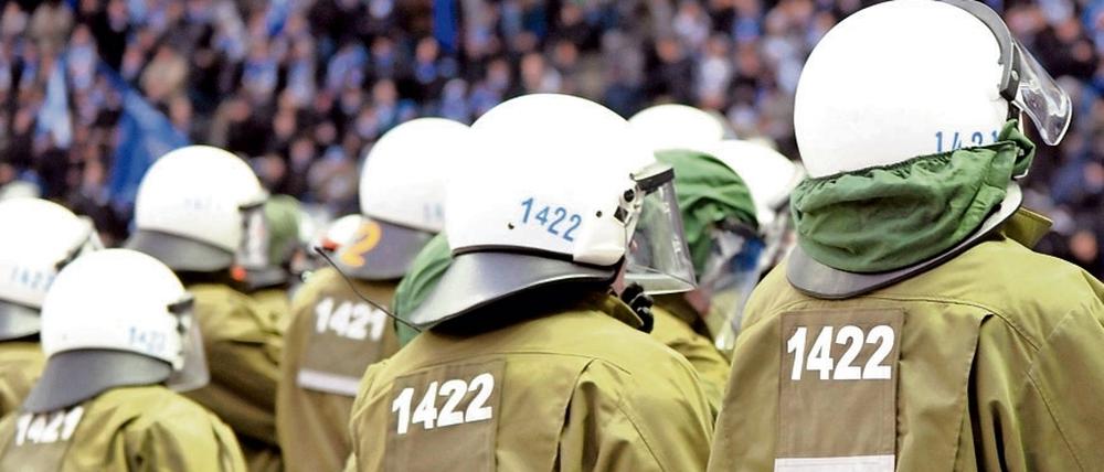 Die Polizei war von den Krawallen vor dem Spiel völlig überrascht.