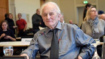 Der Dramatiker Rolf Hochhuth bei der Anhörung im Kulturausschuss.