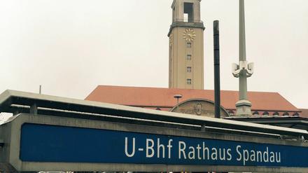 Zentrum des Bezirks: das Rathaus Spandau.