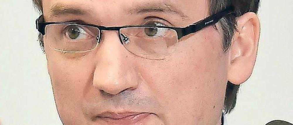 Justizminister Zbigniew Ziobro den Richtern droht mit Disziplinarstrafen und Entlassungen.