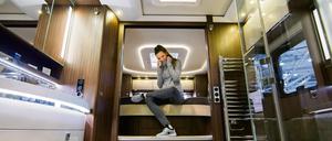 Wer's braucht... Fußbodenheizung, Ledersitze und Flachbildschirme im Wohnmobil sind etwas für Freunde des "Glamping" (Glamour und Camping).