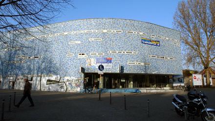 Gebaut wie eine Welle. Seit 30 Jahren ist das Spreewaldbad eine wichtige Adresse für alle Kreuzberger Schwimmfans. 