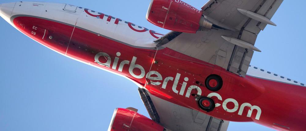Ein Flugzeug von "Air Berlin" startet in Tegel.