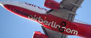 Ein Flugzeug von "Air Berlin" startet in Tegel. 