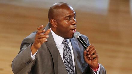 Magic Johnson soll seine Lakers wieder in die Erfolgsspur bringen.