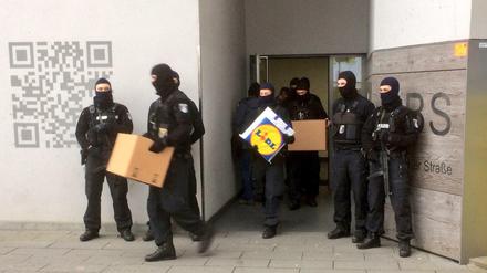 Eine Durchsuchung gab es am Dienstagmorgen auch in der Quickborner Straße im Märkischen Viertel.