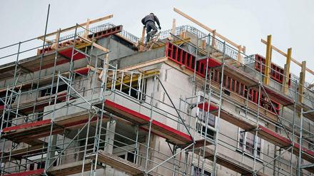 Vor allem in den Ballungszentren wird derzeit gebaut. Vielerorts mangelt es an Wohnraum.