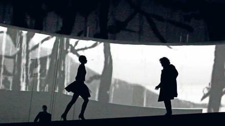 Ehekriegspaar. Linda Pöppel und Edgar Eckert in Hartmanns „Gespenster“.