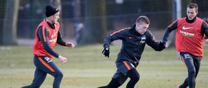 Läuft wieder bei Mitchell Weiser (Mitte).
