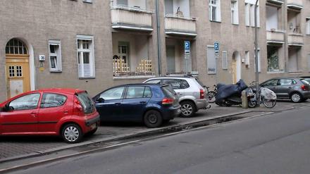 Auch auf der Südseite der Adamstraße wird schon immer schräg geparkt.