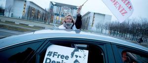 Autokorso am Kanzleramt: Die Kritik an der Inhaftierung von Deniz Yücel in der Türkei ist groß.