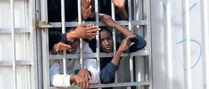 Flüchtlinge leben in Libyen unter unmenschlichen Bedingungen. 