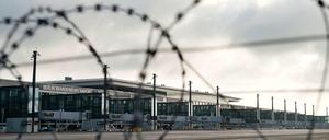 Könnte man doch auch was anderes damit machen: die ewige Baustelle am BER. 