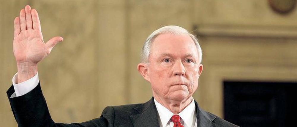Unter Druck. US-Justizminister Jeff Sessions sprach mit dem russischen Botschafter über Trumps Wahlkampf.