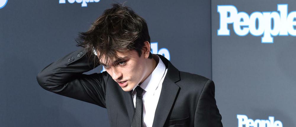 .Versuchte sich als Schauspieler und als Model, doch Schlagzeilen macht er vor allem mit Skandalen: Alain-Fabien Delon.