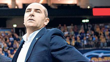 Ungeduldig. Albas Sportdirektor Ojeda will Siege sehen. Foto: Imago/Camera4