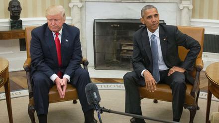 Wer ist glaubwürdiger: US-Präsident Donald Trump oder sein Vorgänger Barack Obama (rechts)?