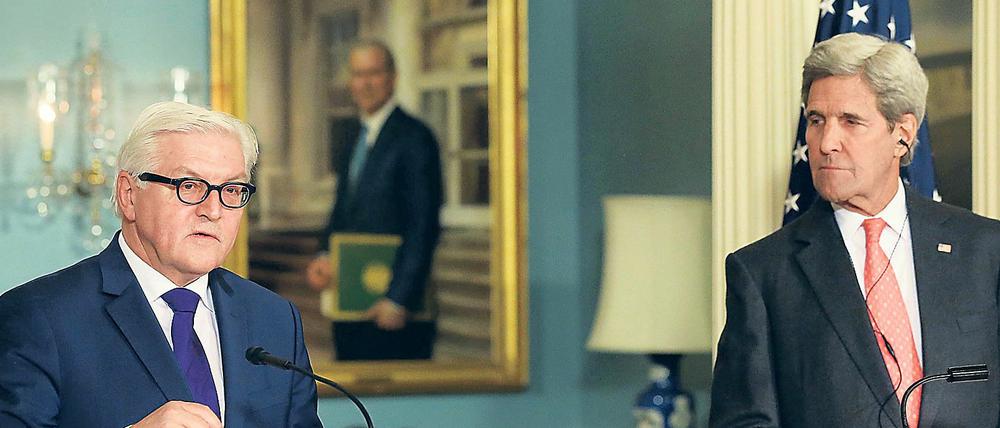 Frank-Walter Steinmeier und John Kerry im Februar in Washington D.C. In Berlin haben sie sich nun wiedergetroffen. 