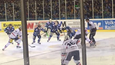 Und wenn nicht gestorben sind, dann spielen sie noch heute. Das 3:2 in der 3. Verlängerung in Straubing war das längste Spiel der Eisbären-Geschichte.