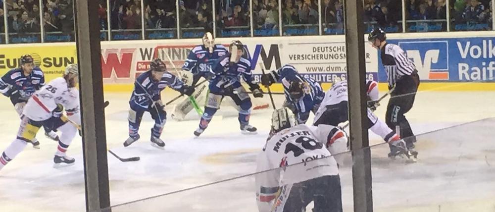 Und wenn nicht gestorben sind, dann spielen sie noch heute. Das 3:2 in der 3. Verlängerung in Straubing war das längste Spiel der Eisbären-Geschichte.