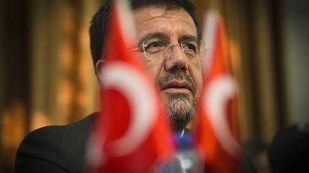 Der türkische Wirtschaftsminister Nihat Zeybekci will am Sonntag in Köln sprechen.