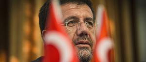 Der türkische Wirtschaftsminister Nihat Zeybekci will am Sonntag in Köln sprechen.