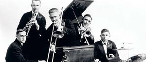 Henry Ragas, Larry Shields, Eddie Edwards, Nick LaRocca und Tony Spargo (v. l.) traten 1917 als Original Dixieland Jass Band auf.