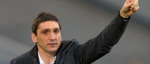 Tayfun Korkut soll Bayer Leverkusen aus der Ergebniskrise führen. 