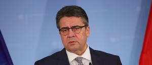 Außenminister Sigmar Gabriel nach dem Treffen mit seinem türkischen Amtskollegen Cavusoglu