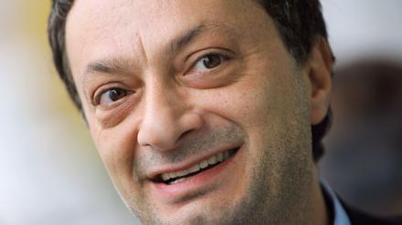 Luther aufs Maul geschaut. Der Schriftsteller Feridun Zaimoglu, 52, nimmt sich in seinem neuesten Roman dem großen Reformator an.