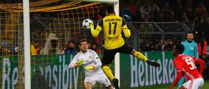 Pierre-Emerick Aubameyang bringt den BVB mit dem frühen 1:0 auf Viertelfinalkurs. 
