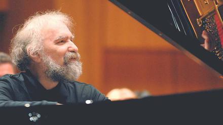 Bessere Hälfte. Radu Lupu teilt sich einen Flügel mit Barenboim.