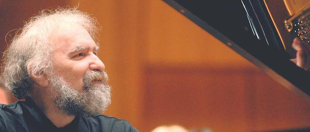 Bessere Hälfte. Radu Lupu teilt sich einen Flügel mit Barenboim.