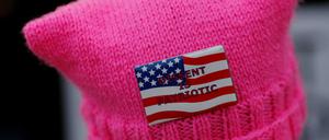 Pinke Mützen: Zeichen des Protests gegen Trump 